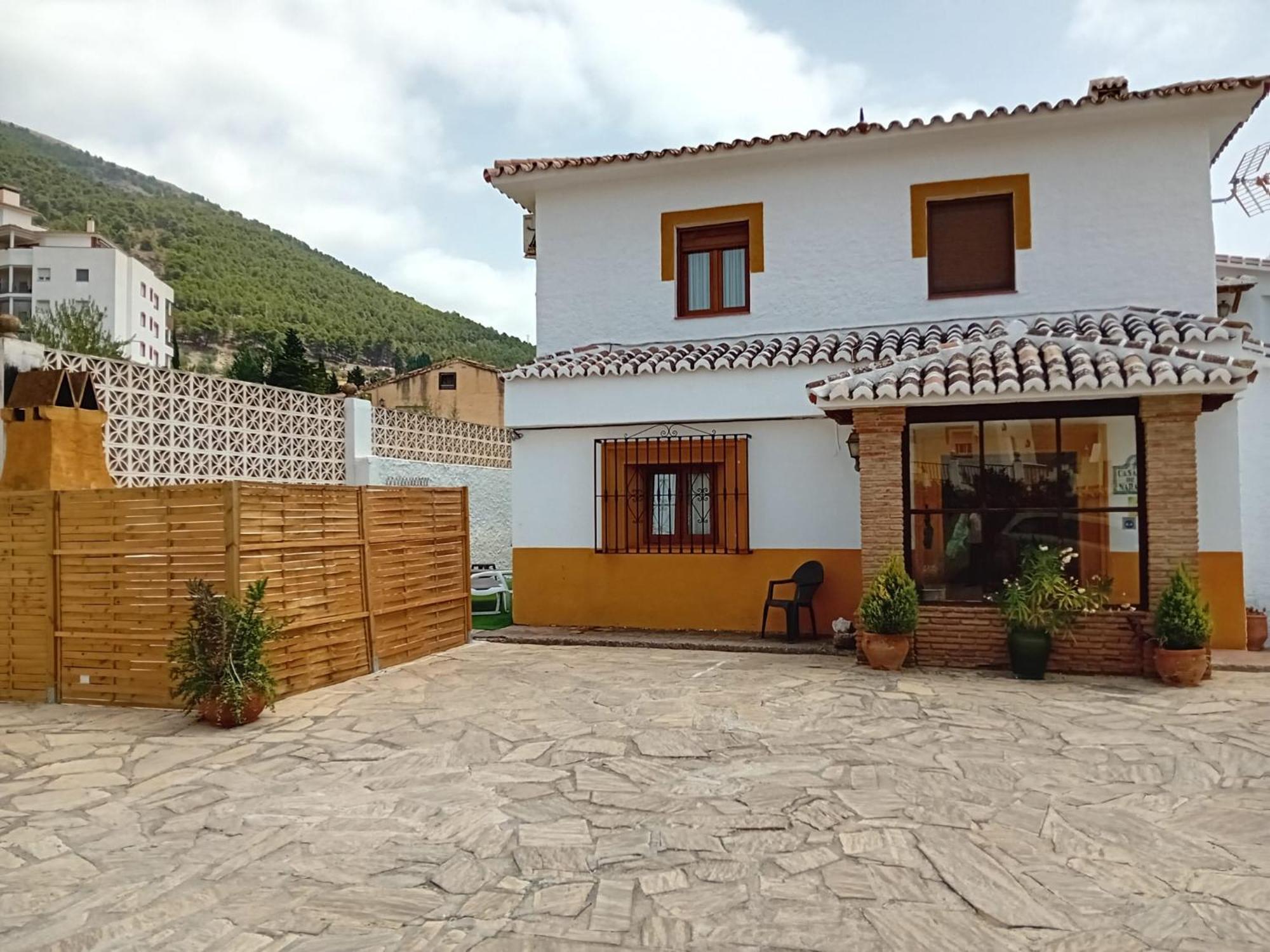 Casa Patio de Los Naranjos Piscina privada Alcaucín Exterior foto