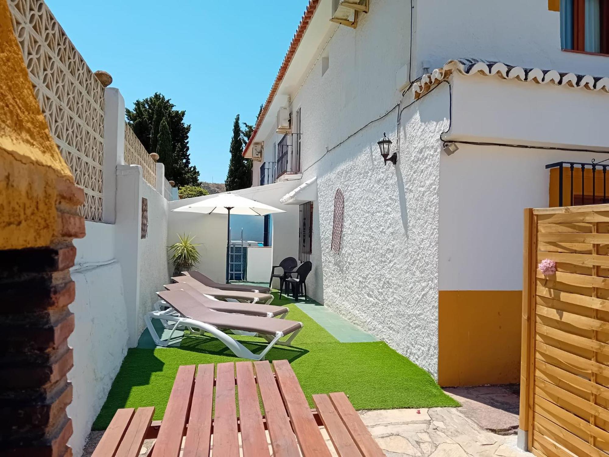 Casa Patio de Los Naranjos Piscina privada Alcaucín Exterior foto