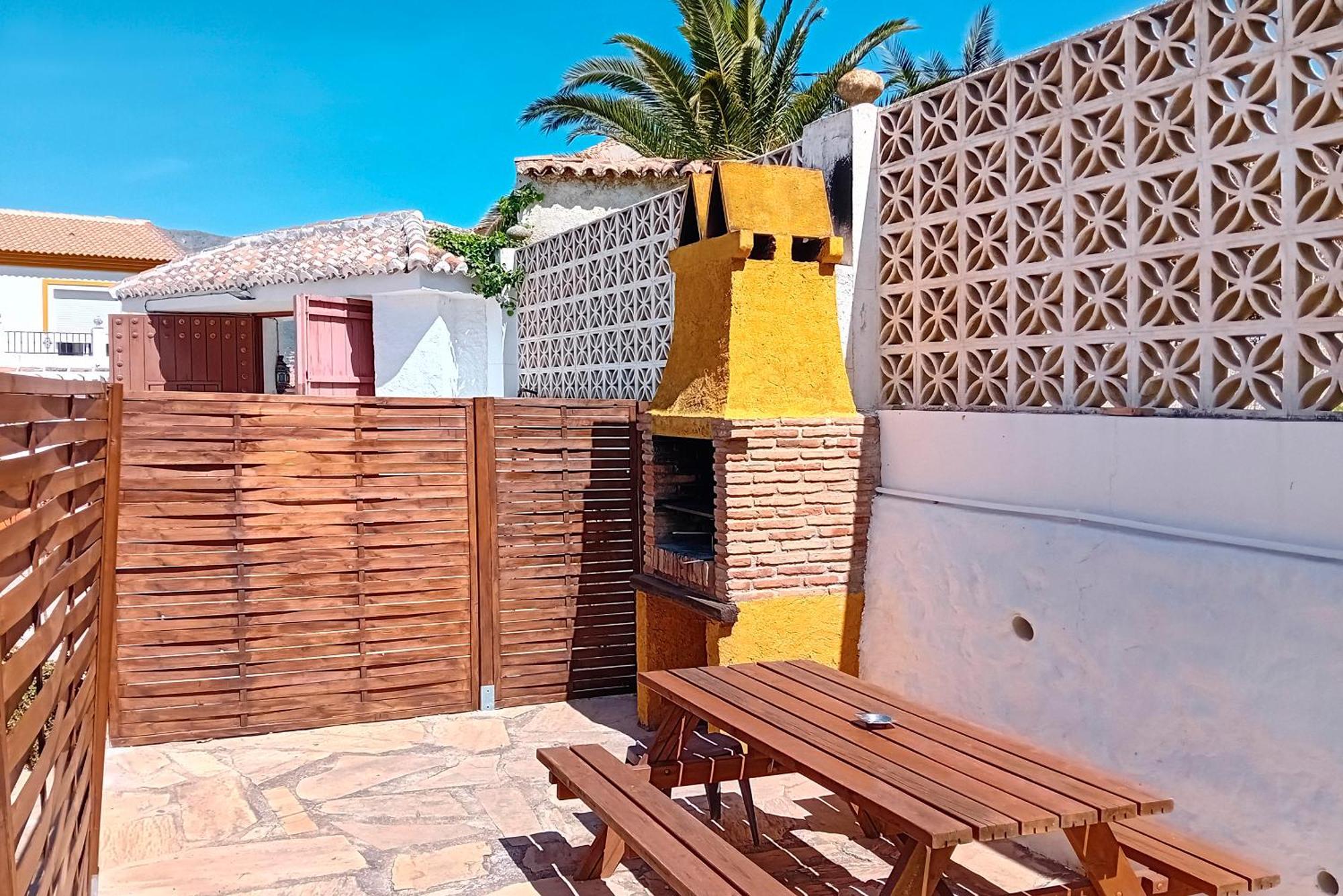 Casa Patio de Los Naranjos Piscina privada Alcaucín Exterior foto