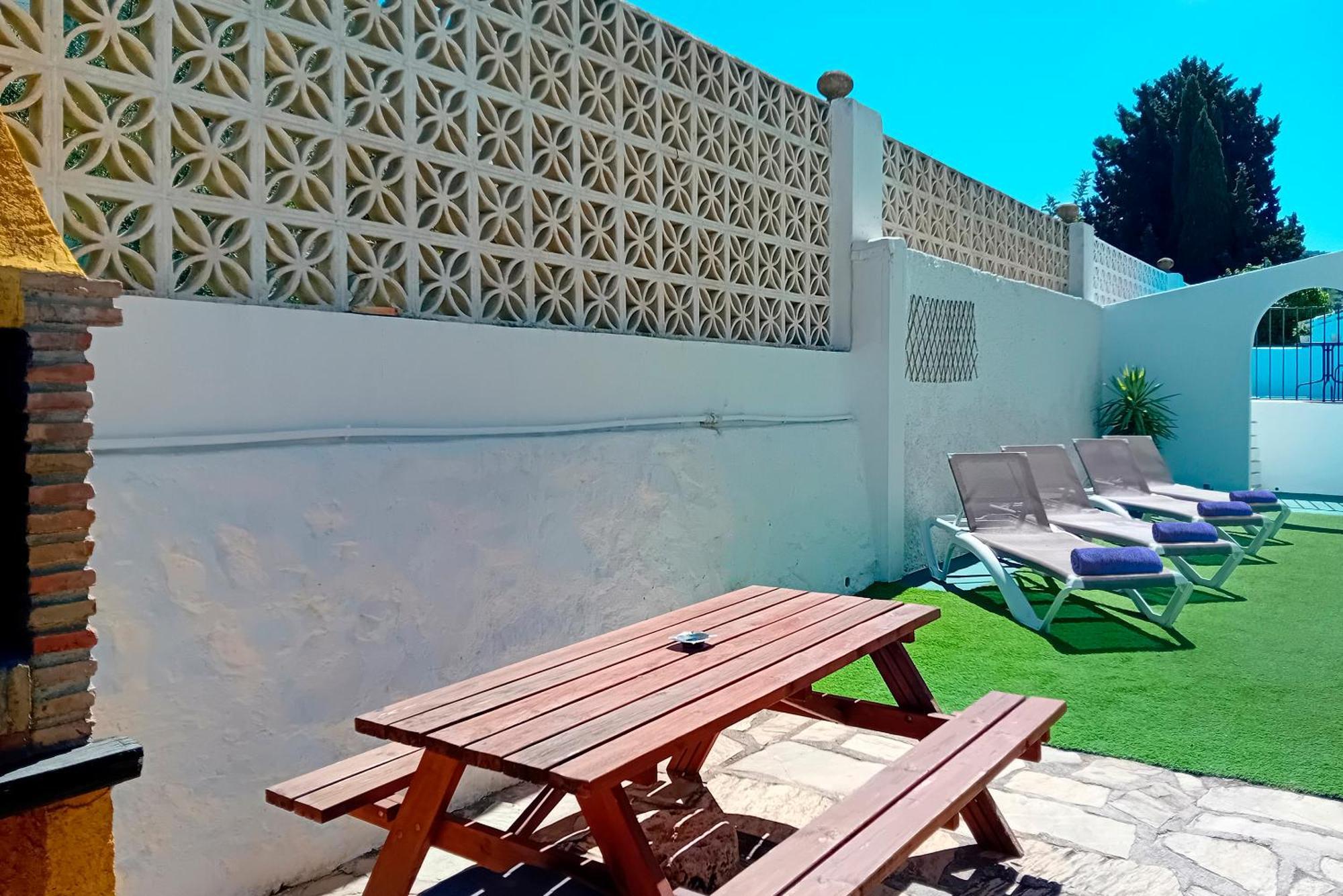Casa Patio de Los Naranjos Piscina privada Alcaucín Exterior foto